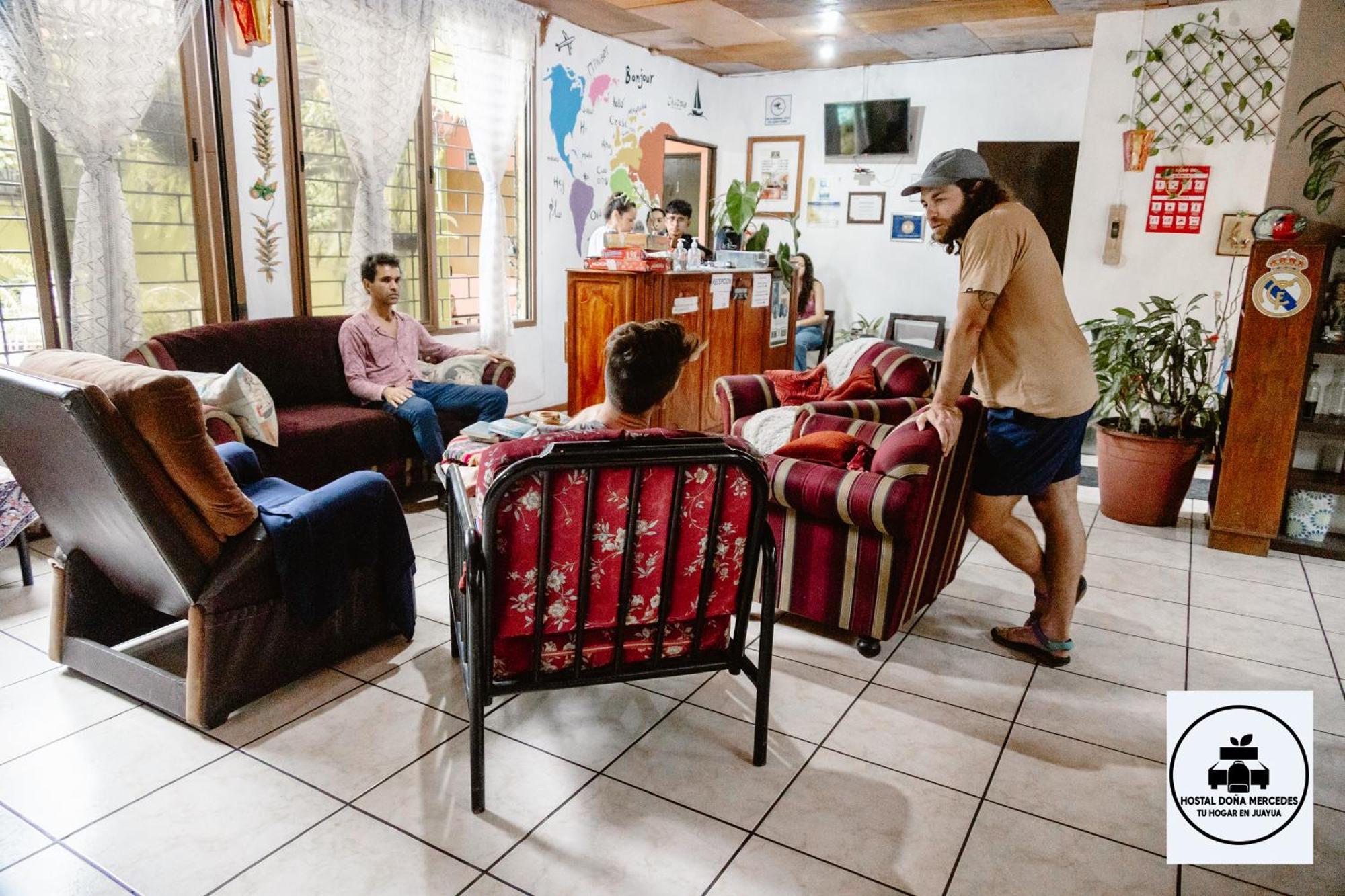 Hostal Dona Mercedes Juayua Bagian luar foto