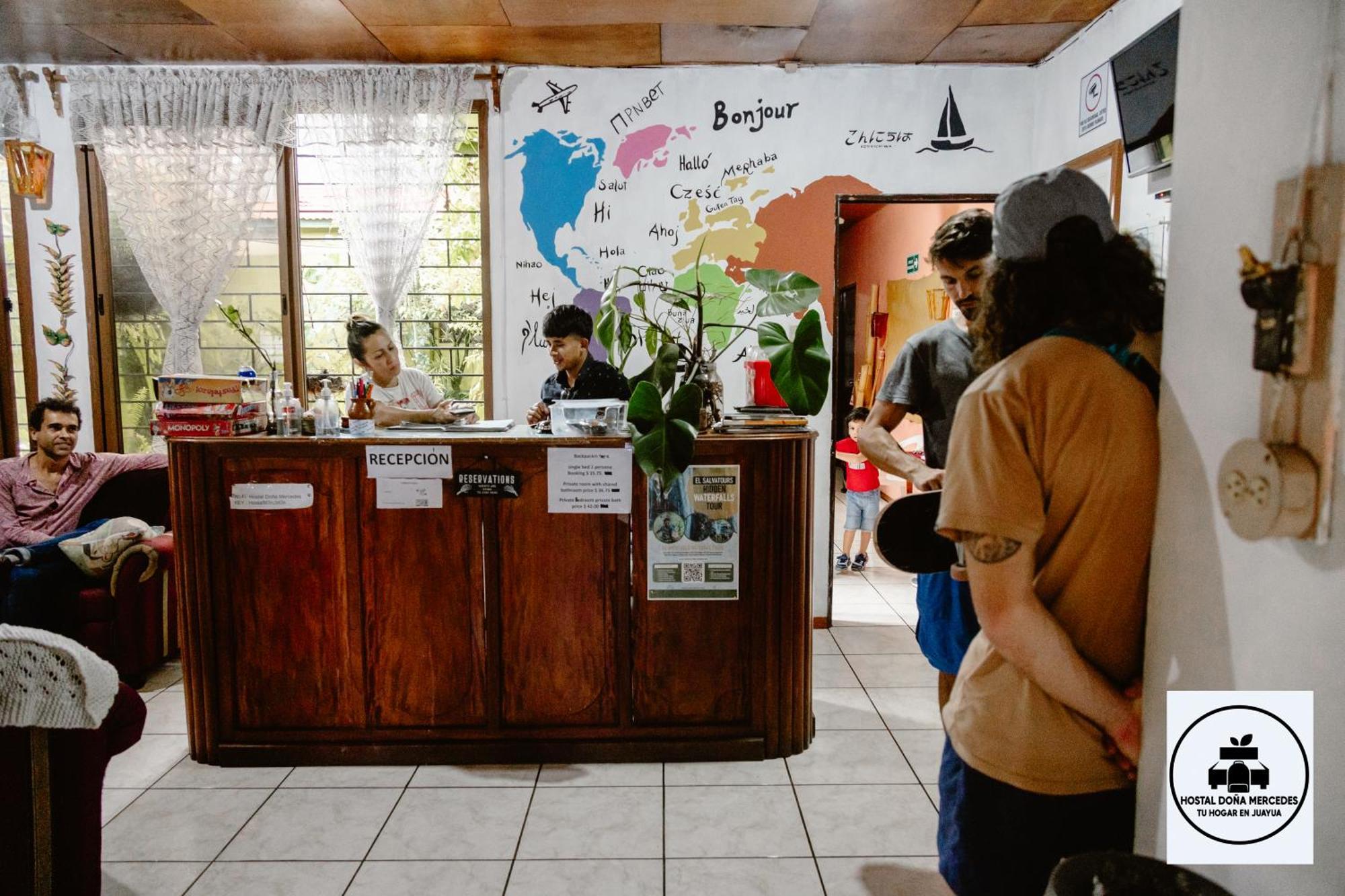 Hostal Dona Mercedes Juayua Bagian luar foto