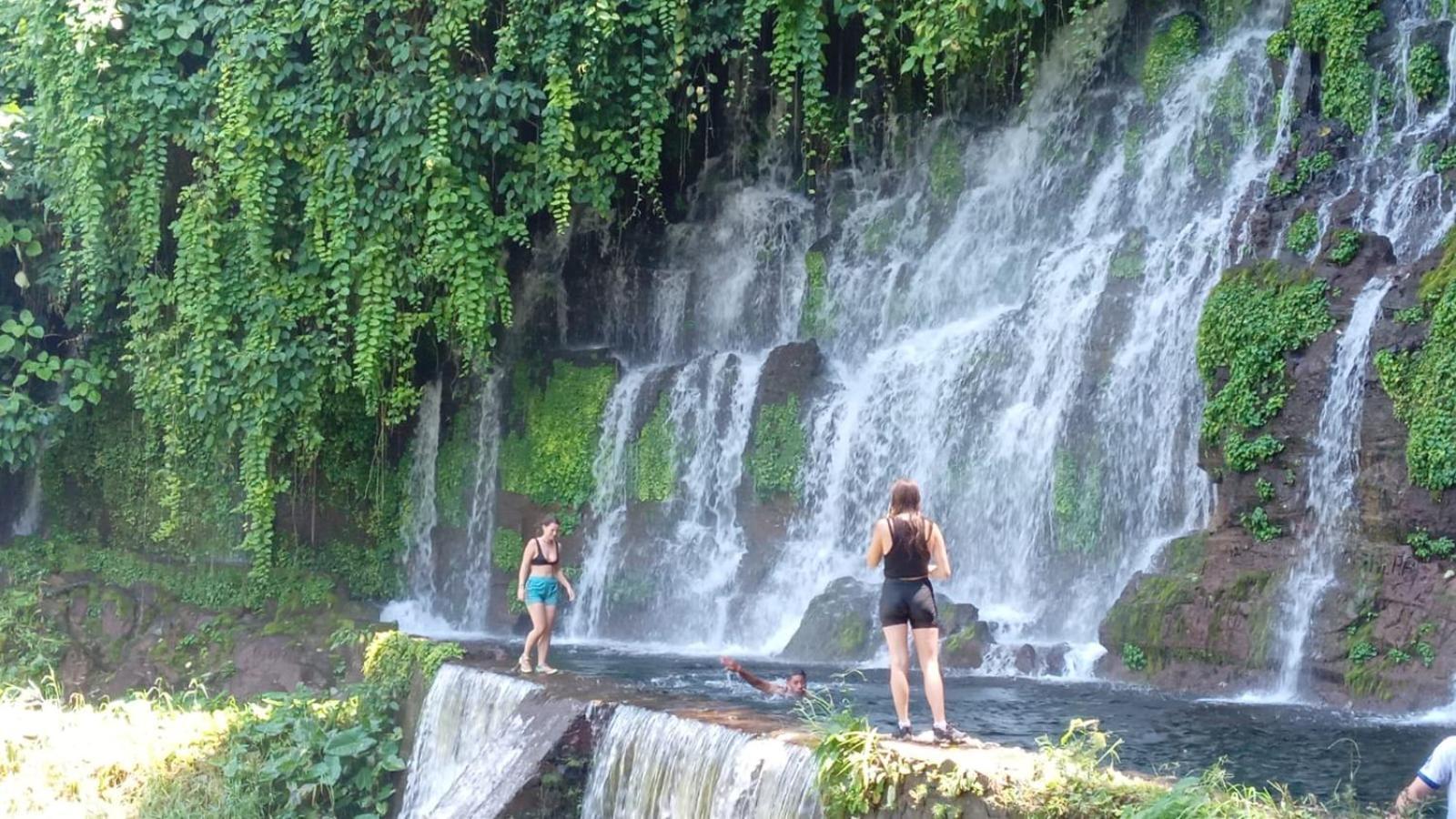 Hostal Dona Mercedes Juayua Bagian luar foto